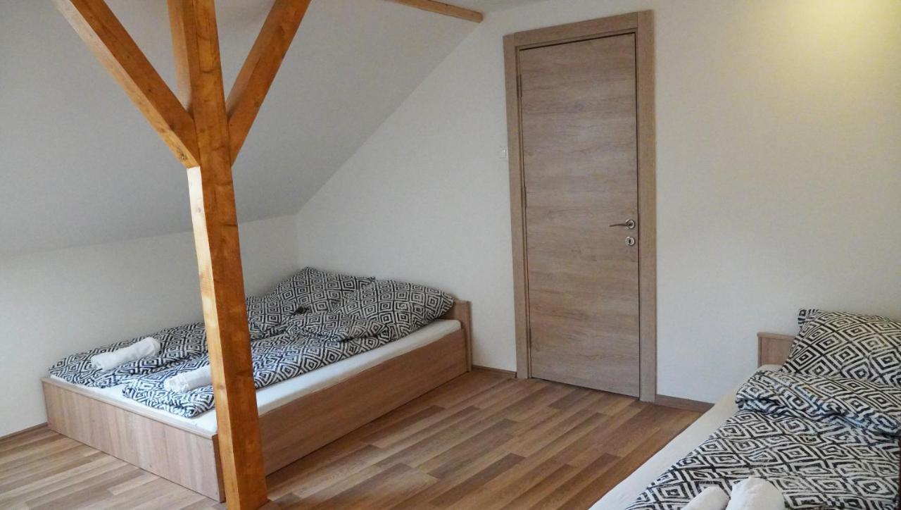 Pajkos Poni Vendeghaz Hotel Mişcolţ Exterior foto
